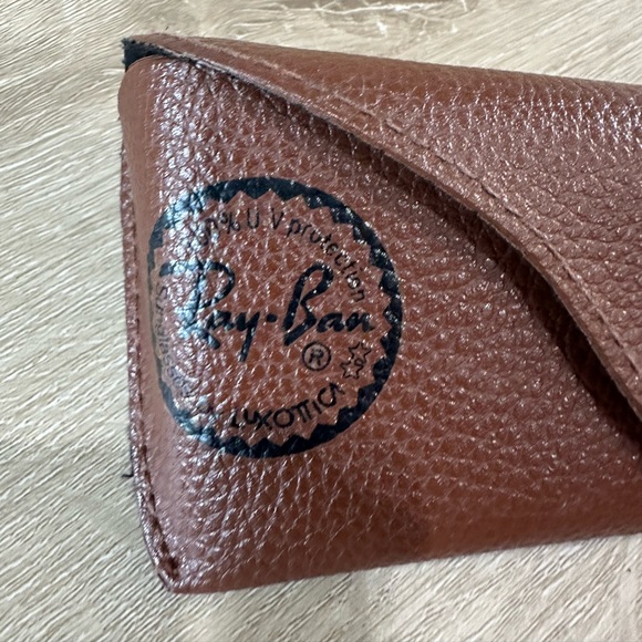 Ray Ban 2132 Wayfarer Polished Tortoise Unisex Sunglasses - Picture 2 of 5